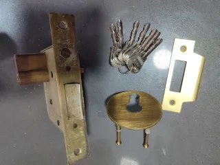 Cerradura de seguridad con llaves y accesorios