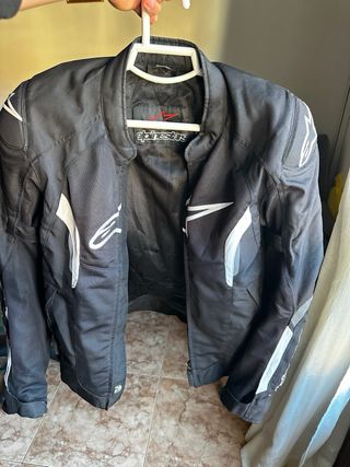 Casco y Chaqueta Moto Alpinestars