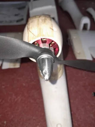 Avión FPV Raptor TW-757