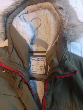 Abrigo verde Pull&Bear talla S