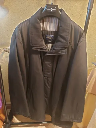 Chaquetón negro de caballero Talla 58. Nuevo.