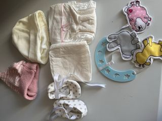 Muñeco Antonio Juan con cuna ropa y acces