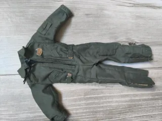 Ropa Pilotos Escala 1:6 (2 Piezas)