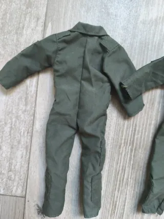 Ropa Pilotos Escala 1:6 (2 Piezas)