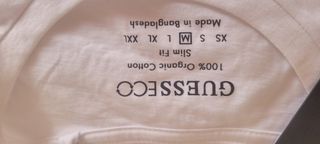 Camiseta Guess Blanca con etiqueta