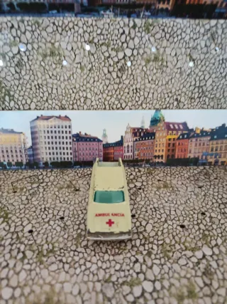 Ambulancia Husky Vintage