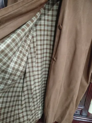 Gabardina Beige con Cuello de Pelo