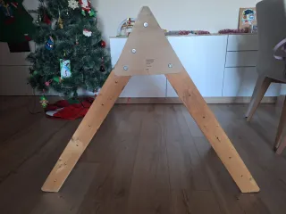 Triángulo Pikler de madera