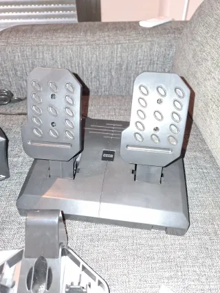 Volante e pedali per PS4 o PS3