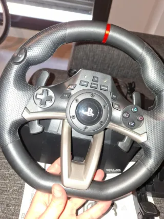 Volante e pedali per PS4 o PS3