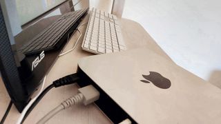 Mac Mini Apple 16Gb RAM SSD240Gb Sequoia Ordenador