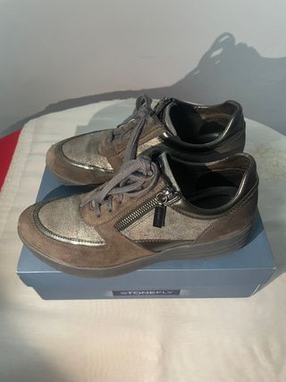 Zapatos Stonefly Marrones y Plateados