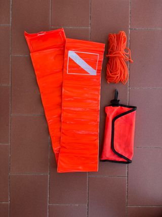 Boa di segnalazione subacquea arancione