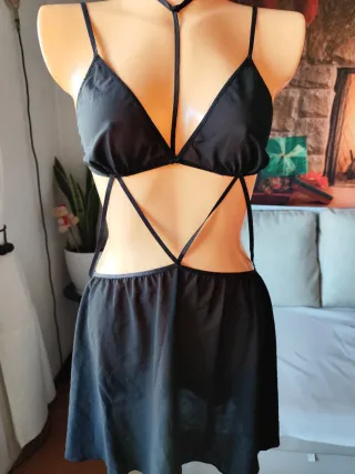 Lencería negra Women secret  Talla L con falda