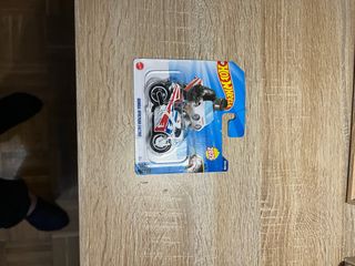Hotwheels Honda VFR750R (RC30) 2025