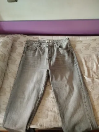 Pantalón baggy gris