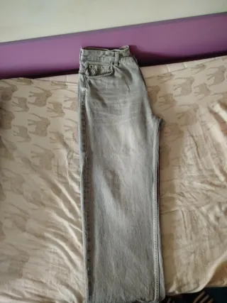 Pantalón baggy gris