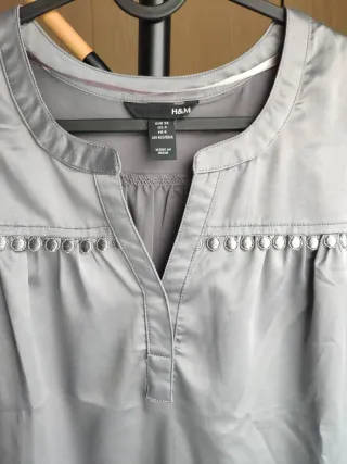 Blusa H&M raso gris talla 34