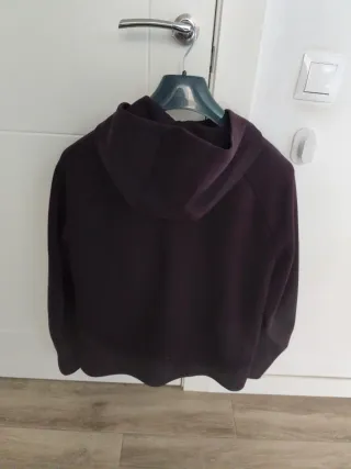 Chaqueta Nike con capucha (morada/granate)