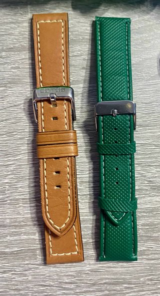 Lote 9 relojes y 2 correas verde y marrón lotus