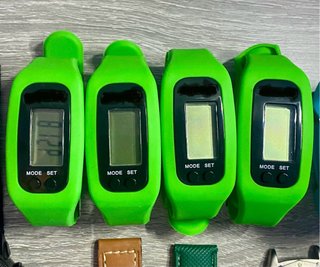 Lote 9 relojes y 2 correas verde y marrón lotus