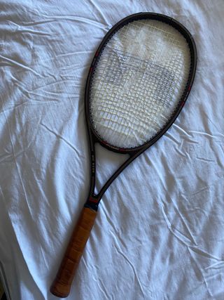 Raqueta Tenis Atomic MIC 5600 con funda