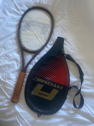 Raqueta Tenis Atomic MIC 5600 con funda