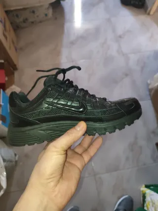 Nuove scarpe da ginnastica Nike nere