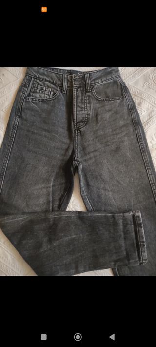 Pantalón vaquero negro