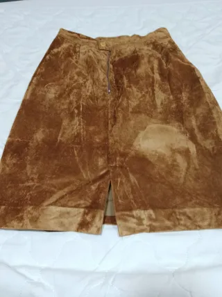 Falda marrón de terciopelo