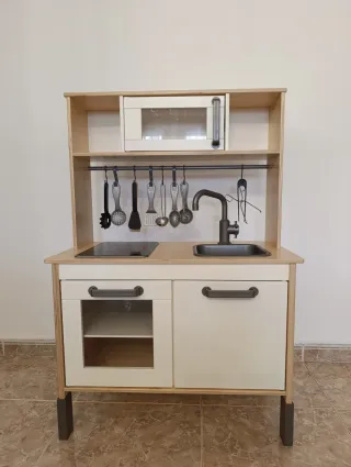 Cocinita Ikea con accesorios