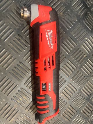 Herramienta Multifunción Milwaukee 12v