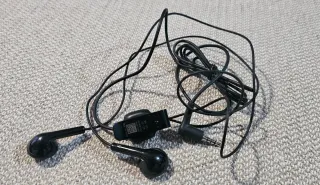 Auriculares Nokia con clip y micro