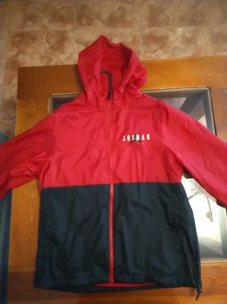 Chaqueta Jordan Roja y Negra