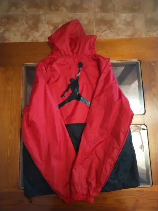 Chaqueta Jordan Roja y Negra