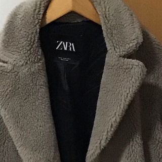 Abrigo Zara gris, talla bastante