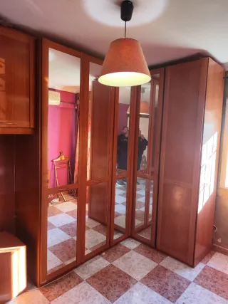 Armario grande madera con mesitas