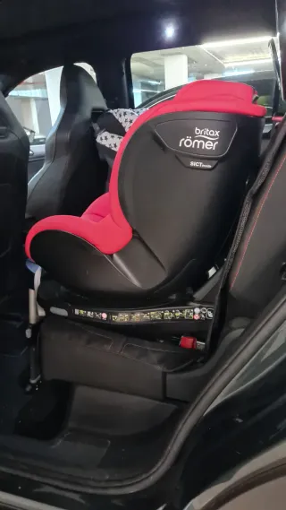 Silla coche Britax Römer roja