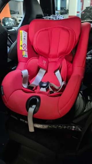 Silla coche Britax Römer roja