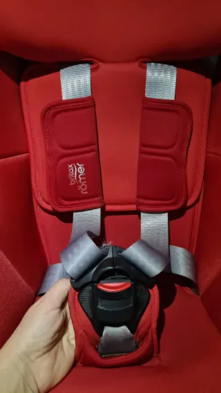 Silla coche Britax Römer roja