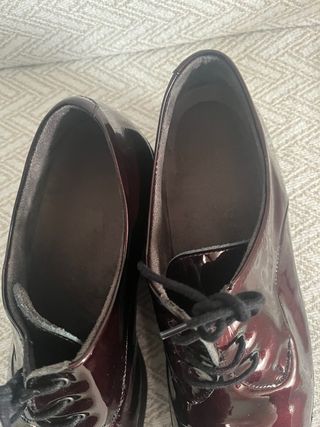 Zapatos Pitillos mujer granate brillo