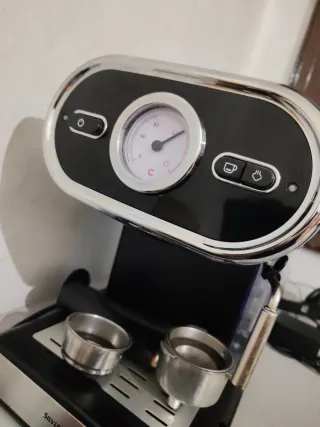 Cafetera SilverCrest Negra y Cromada