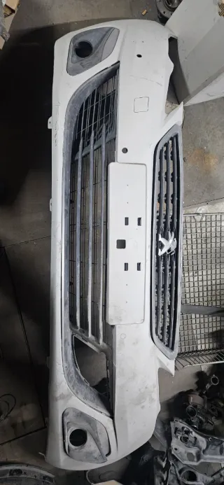 Paragolpe delantero peugeot 308  ,año 2012