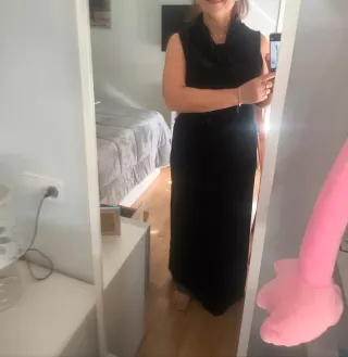 Vestido largo negro sin mangas