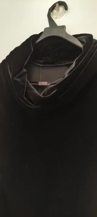 Vestido largo negro sin mangas