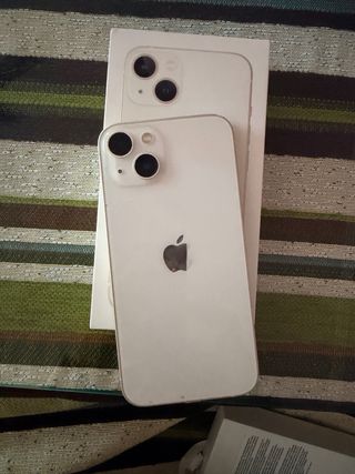 iPhone 13 + 10 fundas + protectores