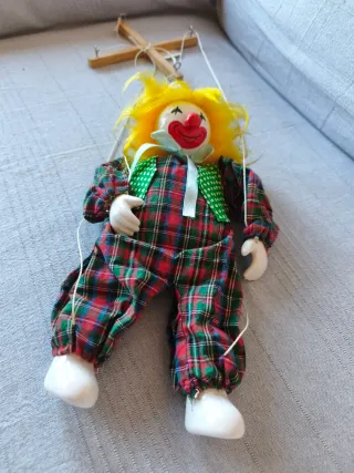 Marioneta payaso de tela y porcelana