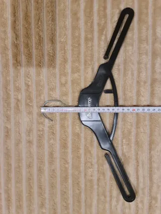 Lote 5 Perchas Burberrys y Laurel