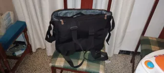 Bolso de carro negro y gris