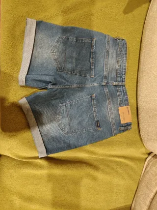 Vaqueros cortos Pull and Bear